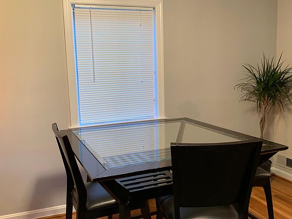 3rd image of 700 N Wakefield St APT 2