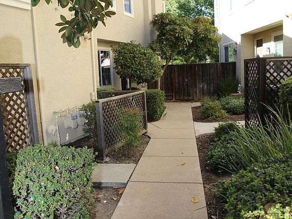 2nd image of 1285 Incline Dr Unit 2
