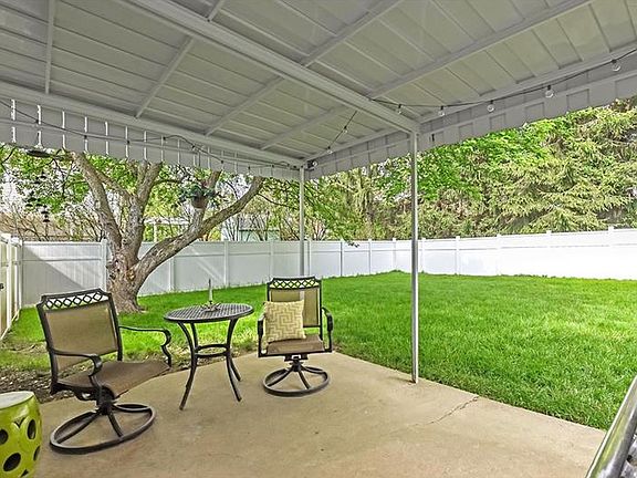 6’ fence and flat back yard!