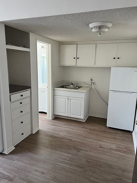 2nd image of 12726 Venice Blvd APT 4