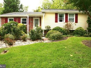 8822 Dearborn Dr, Nottingham, MD 21236