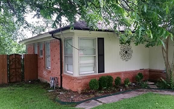3rd image of 3217 Kingsbury Ave
