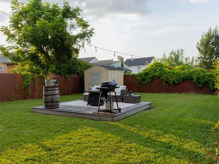 2553 N Rocheblave St — Photo 10