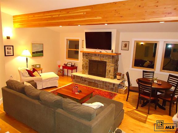4th image of 20 Highland Cir