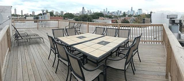 2nd image of 1002 W Armitage Ave #4