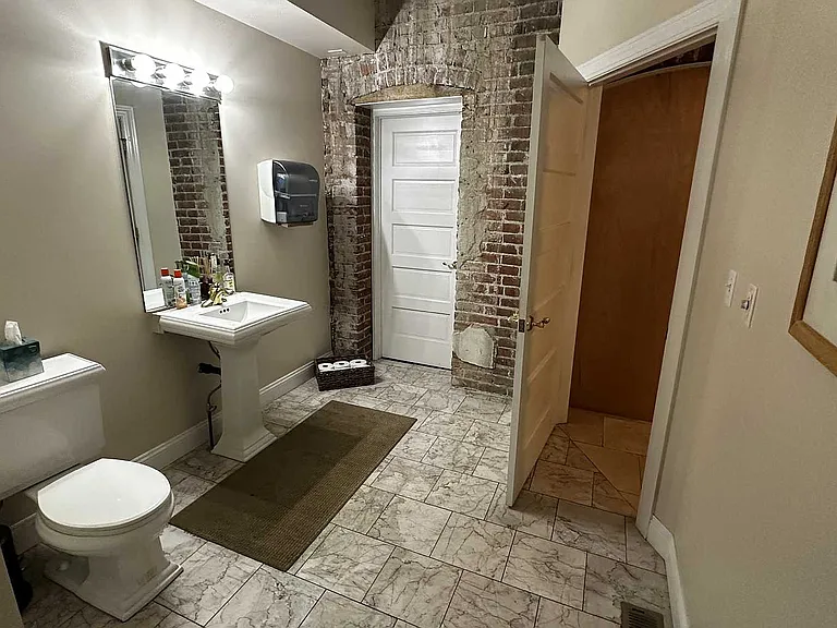 1760 N Gaylord St #0 — Photo 8