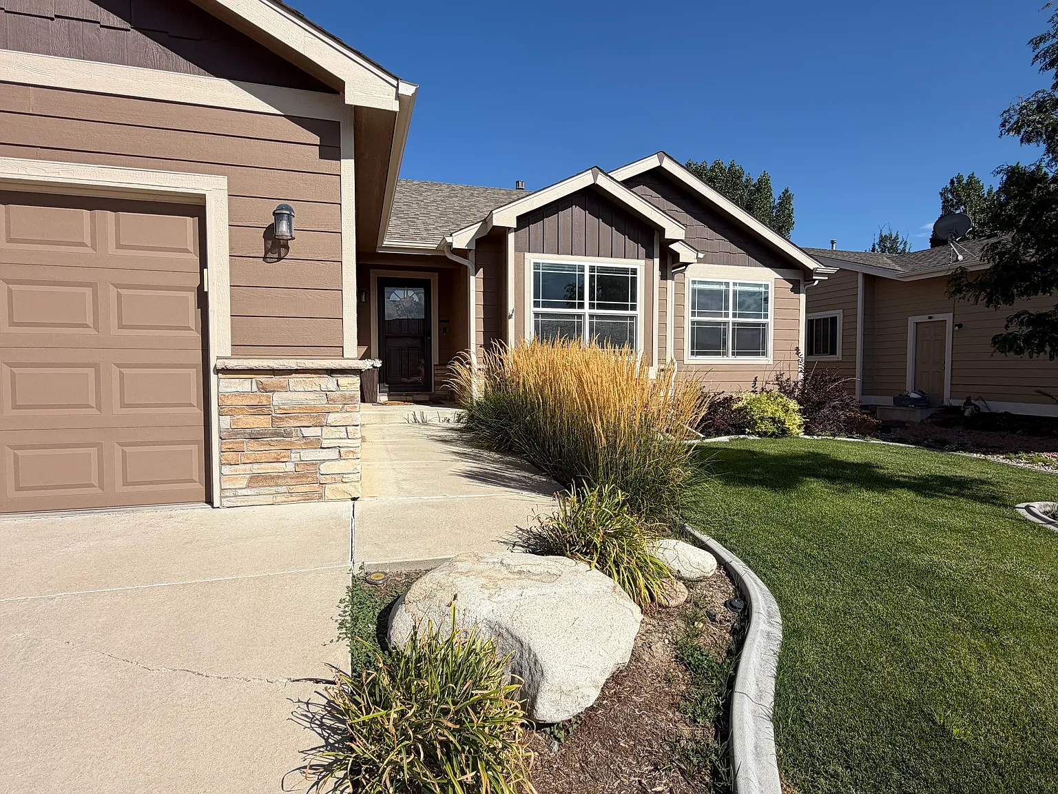 4 bed, 3044 sqft, $2,950 — Photo 3