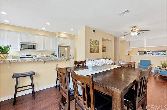 1st image of 350 W Linden Dr