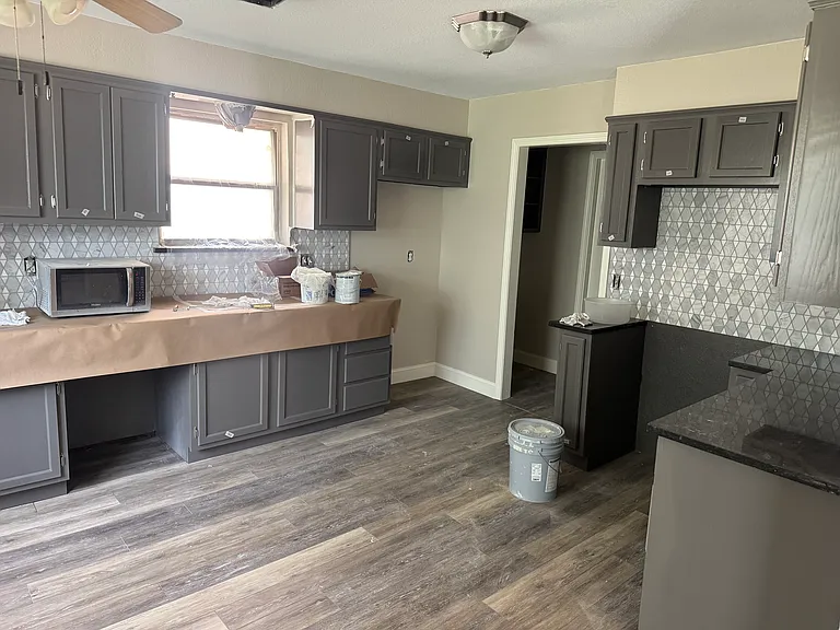 2618 Richardson Dr — Photo 3