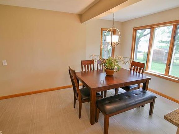 5th image of 3634 Freemansburg Ave
