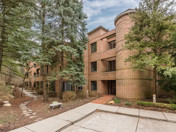 3000 Glazier Way APT 130, Ann Arbor, MI 48105