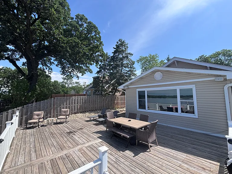 4 N Pistakee Lake Rd — Photo 2