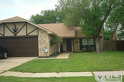 1st image of 2325 Sharpshire Ln