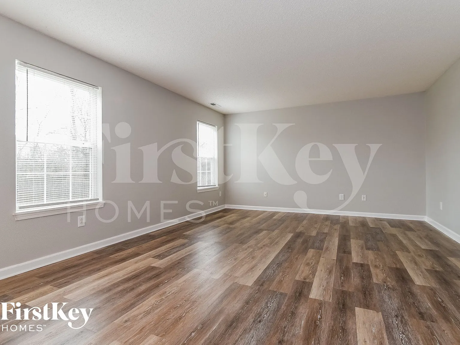 4 bed, 2.5 bath, 1992 sqft, $2,005 — Photo 4