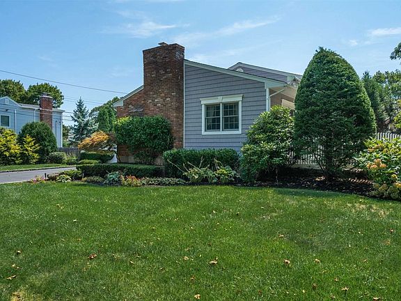 2nd image of 50 Radcliff Dr