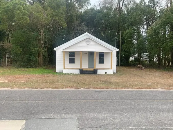 256 N Hickory St, Jesup, GA 31546