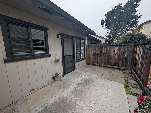 2nd image of 535 5th St APT C