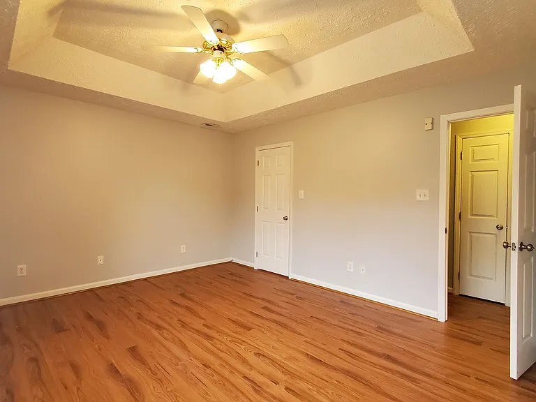 2823 Franzia Dr — Photo 6
