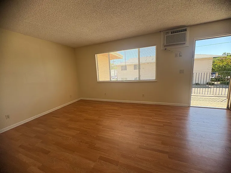 536 Forbes Ave — Photo 14