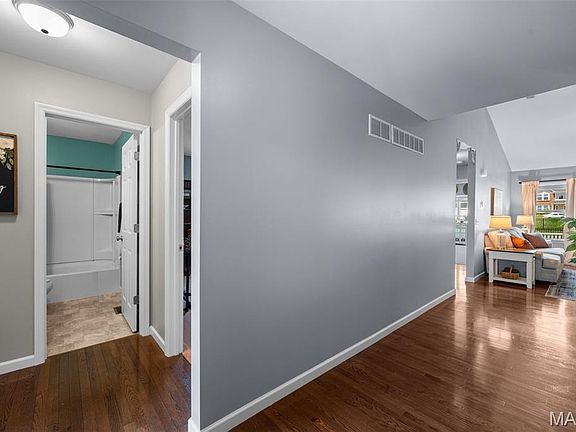 4th image of 1713 Westlake Cir