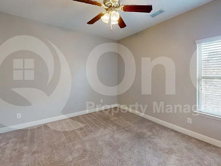 901 Colby Dr — Photo 21