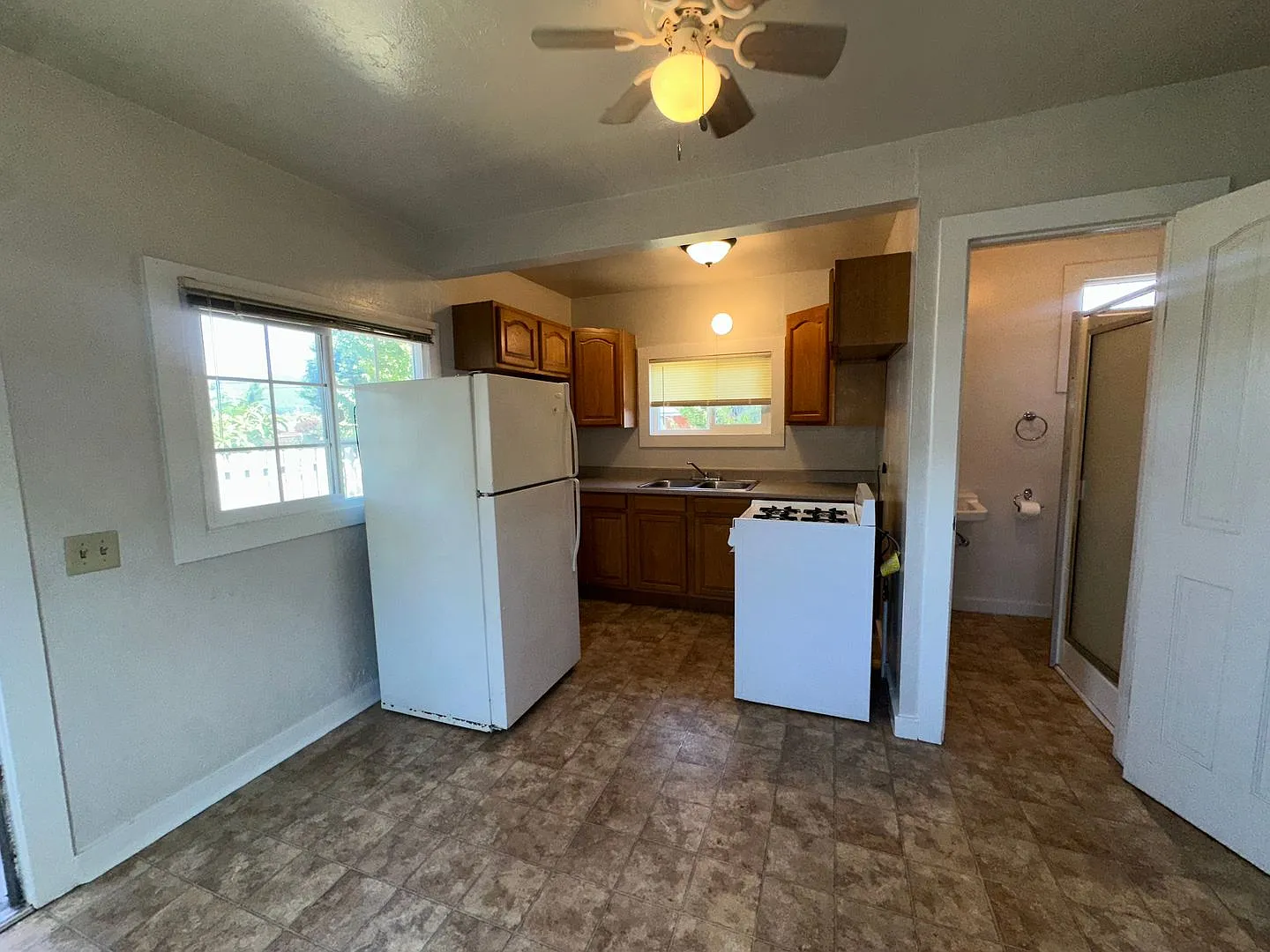 1 Bed 1 Bath Apartment — Photo 3