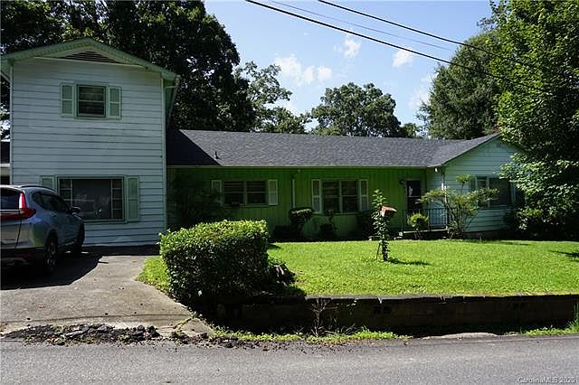 1st image of 415 Arlington Cir NW