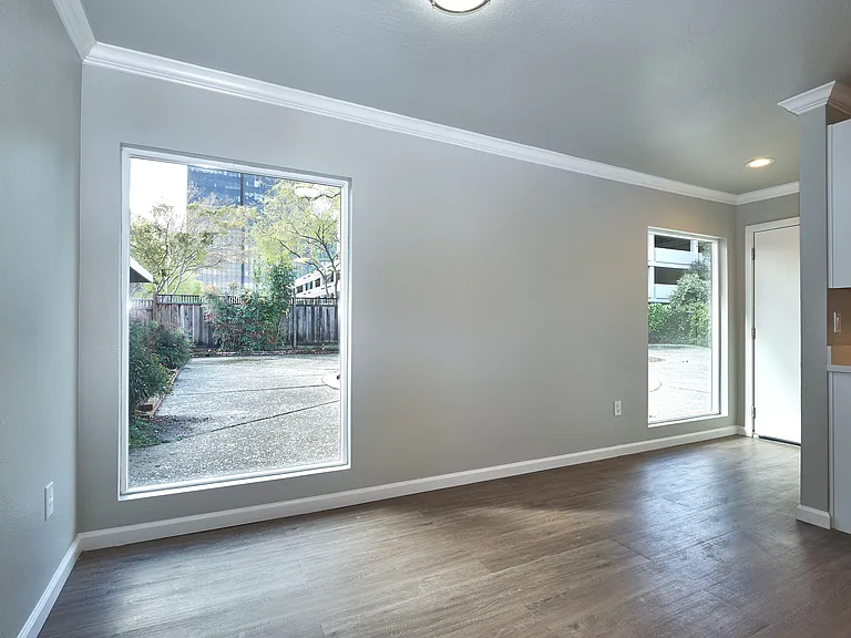 UNIT A32 windows