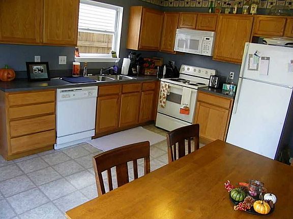 2nd image of 1628 Austin Dr