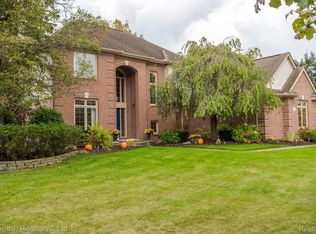 48231 River Way Dr, Canton, MI