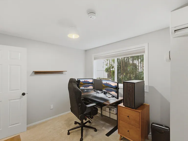 4033A Whitman Ave N — Photo 30