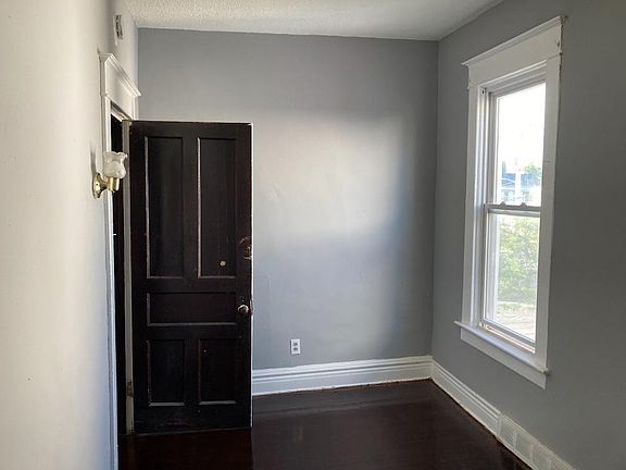 4th image of 153 Hampshire St Unit 2