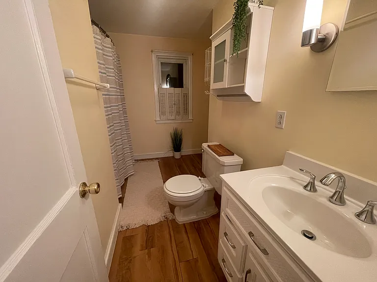 449 Buckingham Ave #1 — Photo 9
