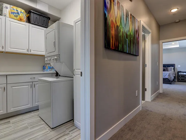 627 N St #4 — Photo 12