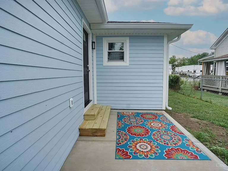 607 E Main St — Photo 13