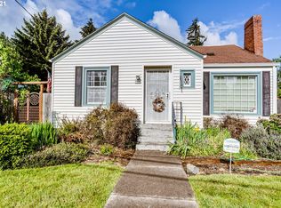 906 5th St, Springfield, OR 97477