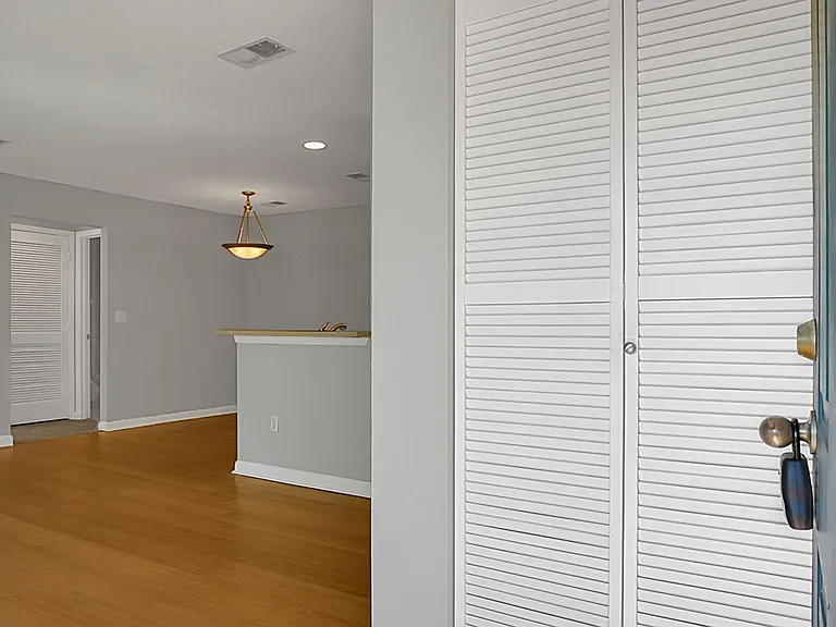273 Alexandra Dr #11 — Photo 9