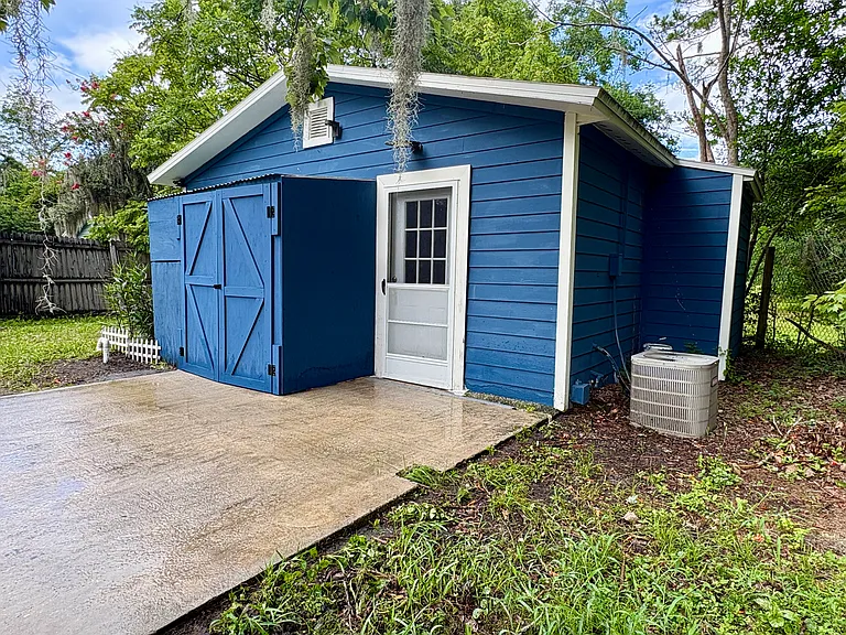2177 Lake Dr #1 — Photo 1