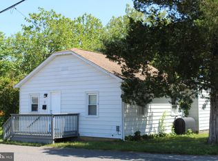 8 Pine St, New Egypt, NJ 08533