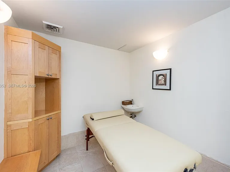 19400 Turnberry Way #1621 — Photo 34
