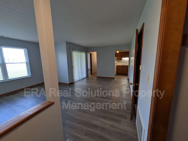 Building Photo - 603 N 6th St #1B
