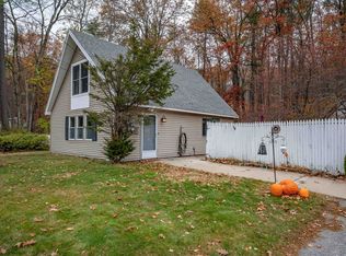 137 Elm St, Goffstown, NH 03045