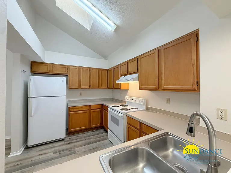 1867 Heartland Dr — Photo 8