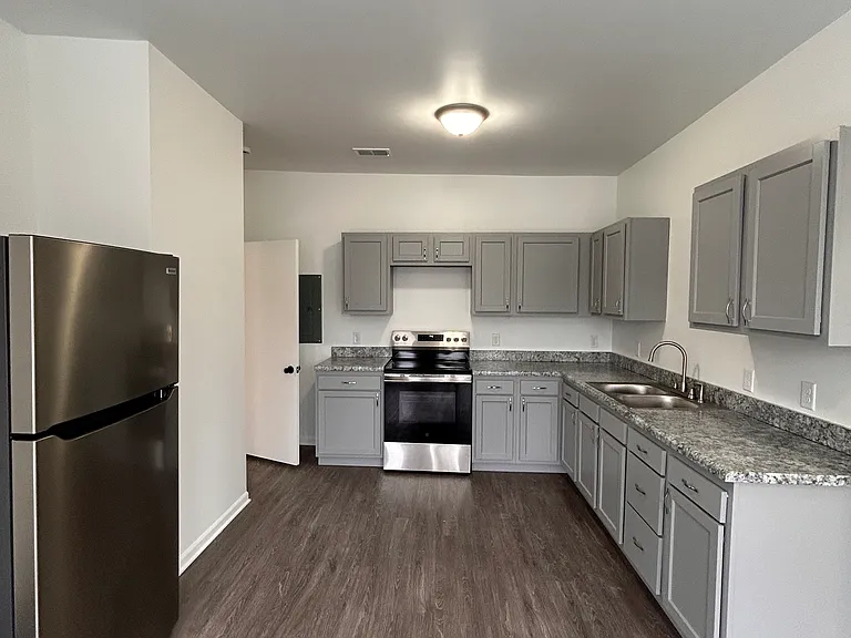 703 W Lovell St #G — Photo 1