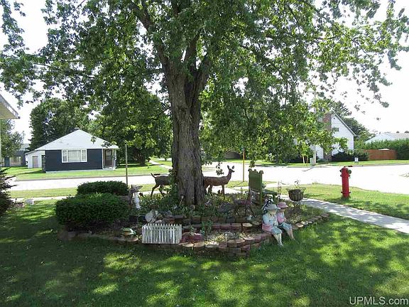 5th image of 704 Garden Ave