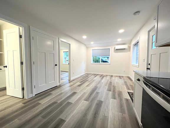 5th image of 1723 NE 113th St #B