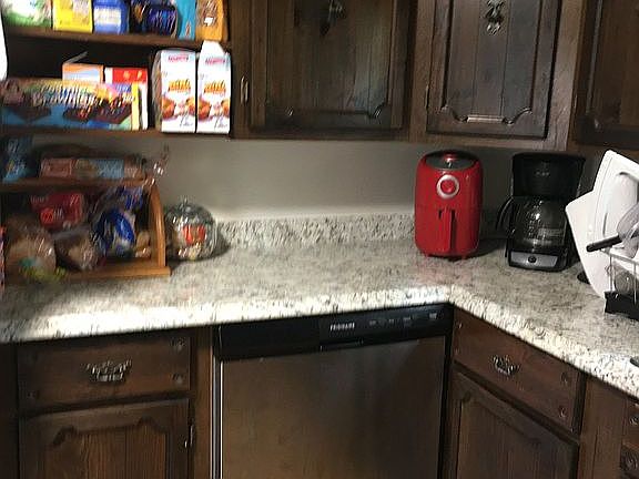 2021 new dishwasher & floor