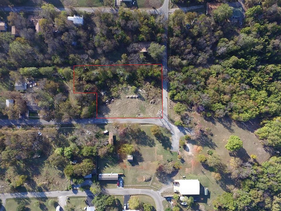 1st image of Bentwood Dr
