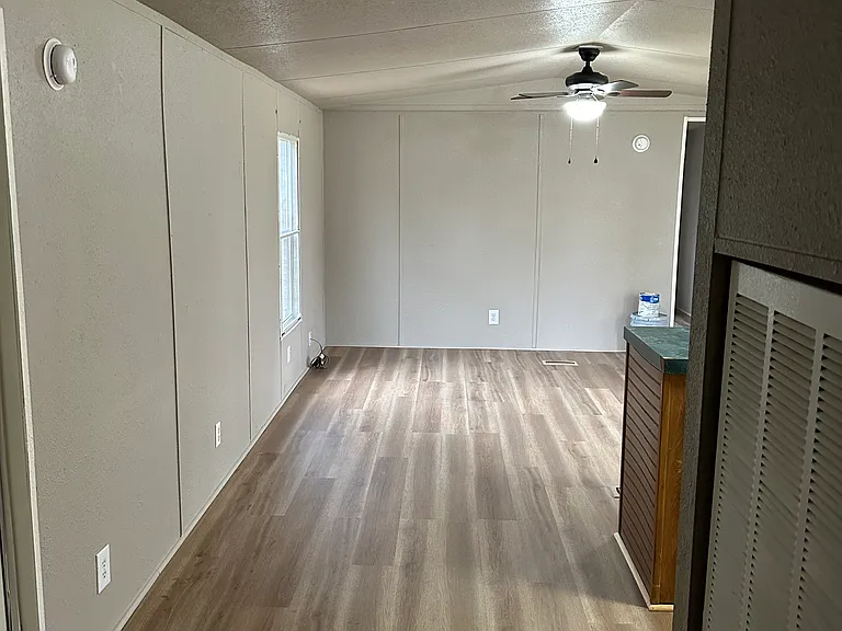 1120 E Holden St — Photo 1