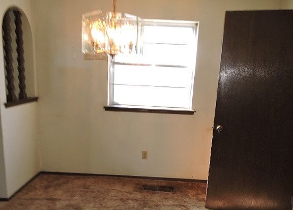 5th image of 10328 Fairfax Ln